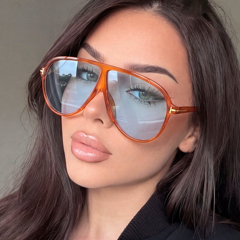 Women's large sunglasses with modern design and protective lenses Stornfield