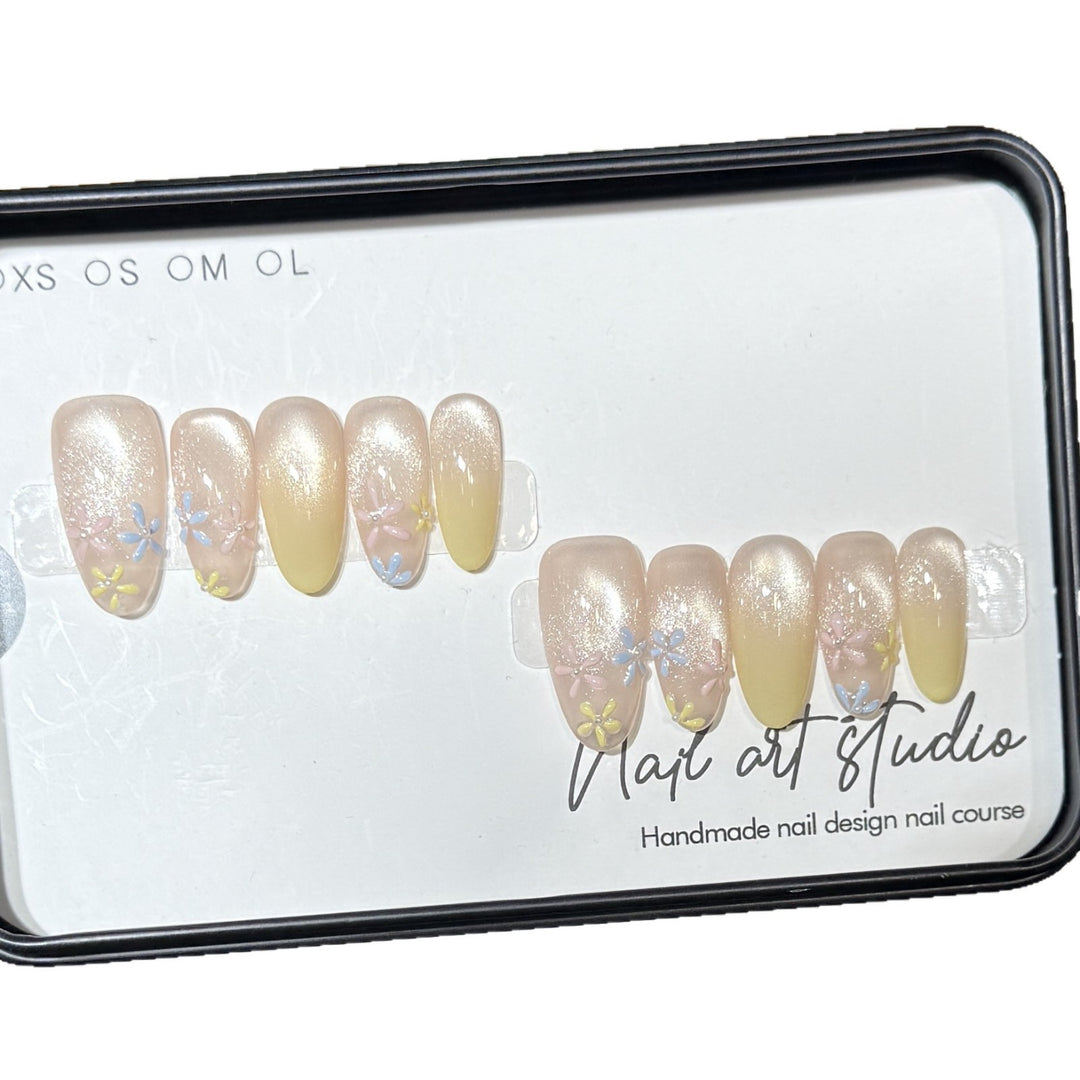 Stylish Press-On Nail Set with Floral Design Stornfield