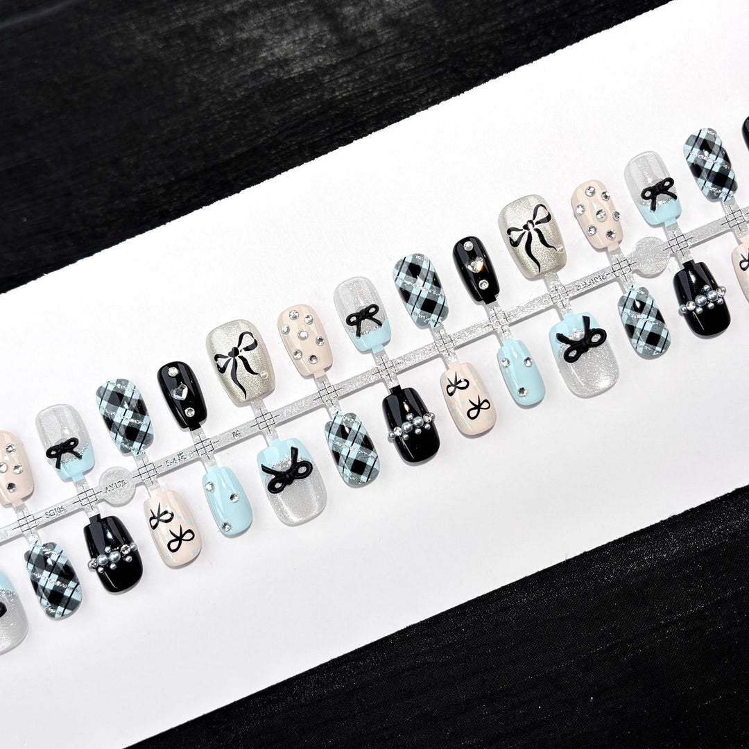 Elegant Polka Dot and Lace Press-On Nail Set