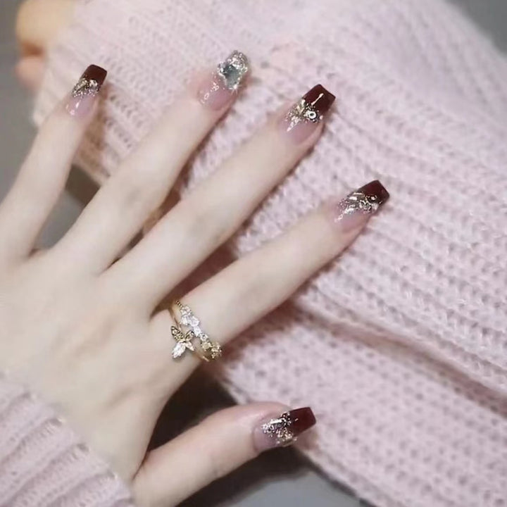 Elegant Nail Art with Gloss Finish Stornfield