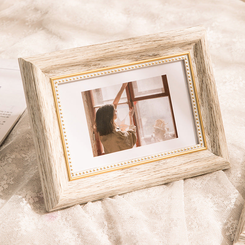 Vintage-Inspired Ornate Photo Frame