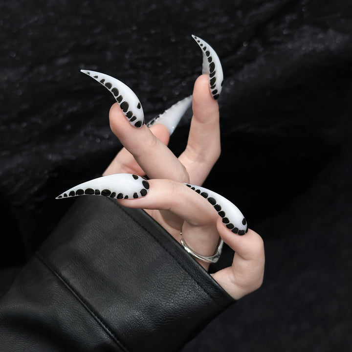 Elegant Stiletto Press-On Nails with Spotty Design