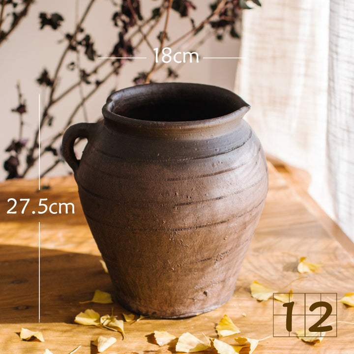 Rustic ceramic pot with handmade design Stornfield