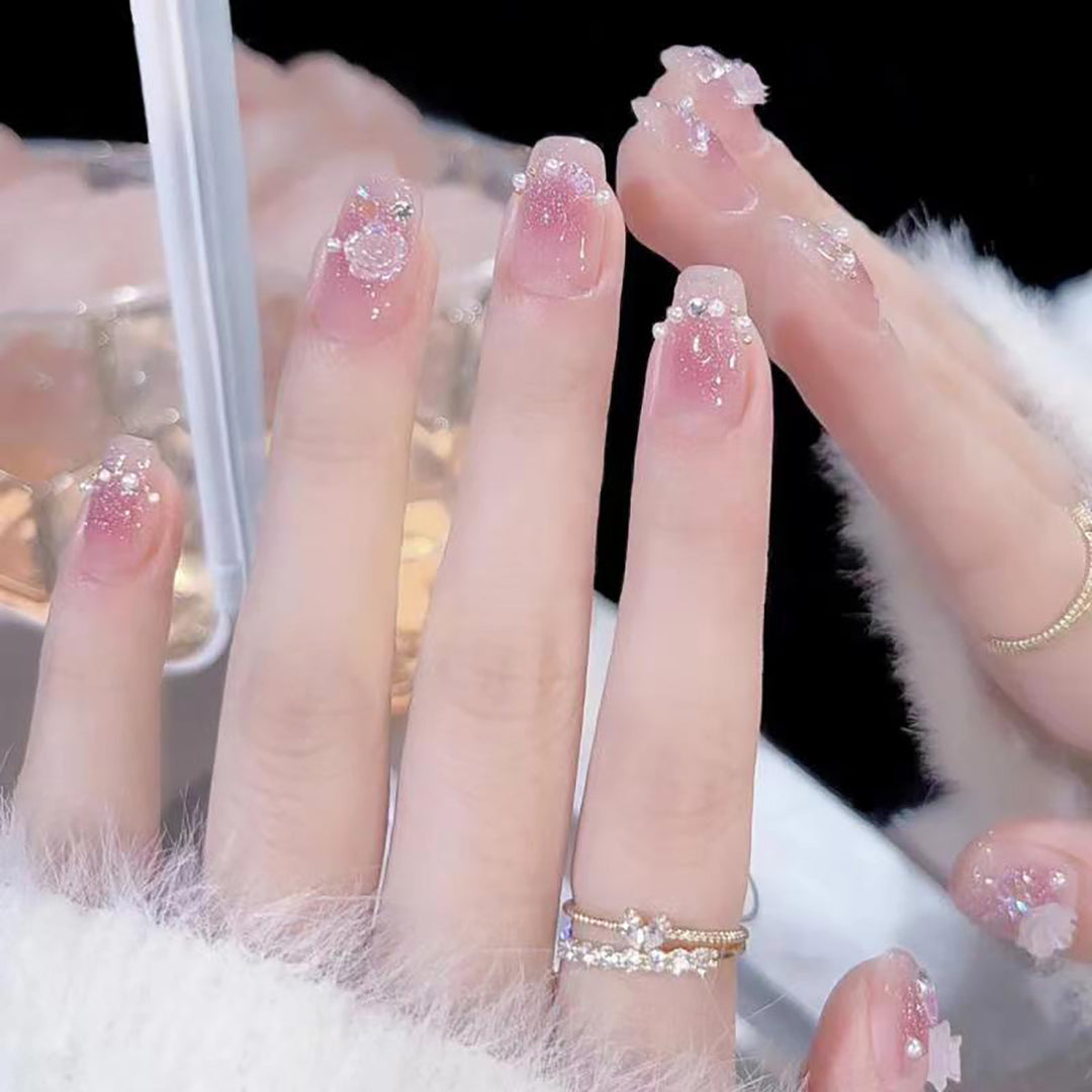 Festive Holiday Themed Press-On Nail Art Stornfield
