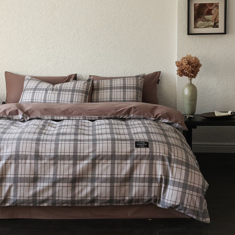 Checked duvet cover set made of cotton percale with reversible function and pillowcases