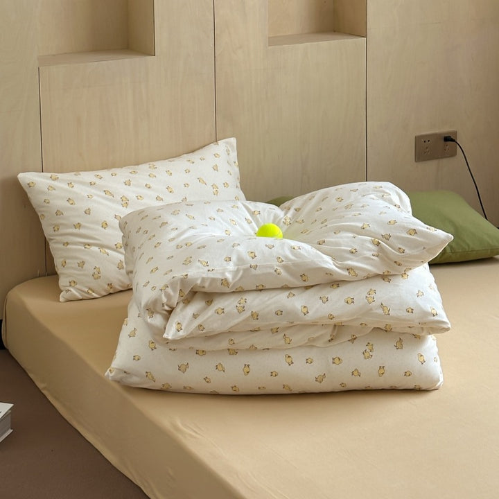Unisex cotton pillowcase with cheerful bear design Stornfield