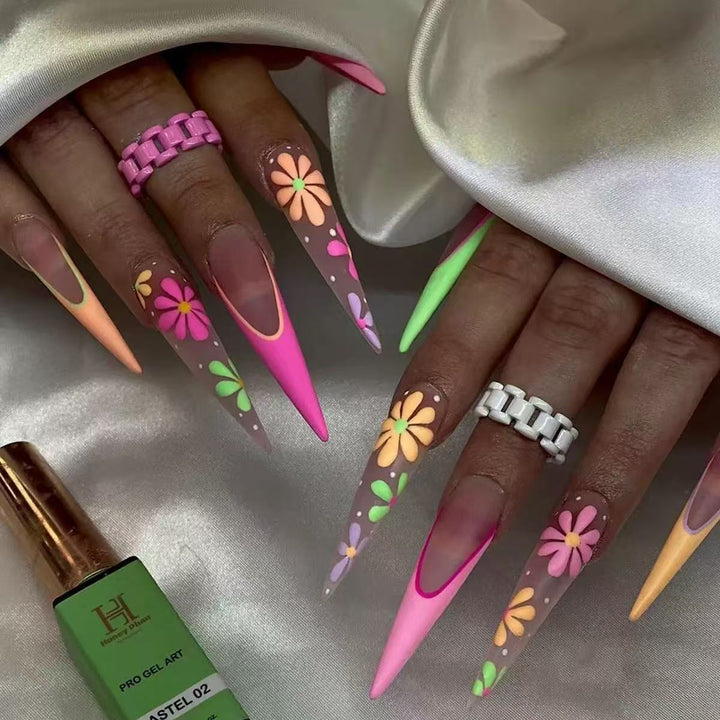 Artificial nail set with playful flower design and elegant high-gloss finish Stornfield