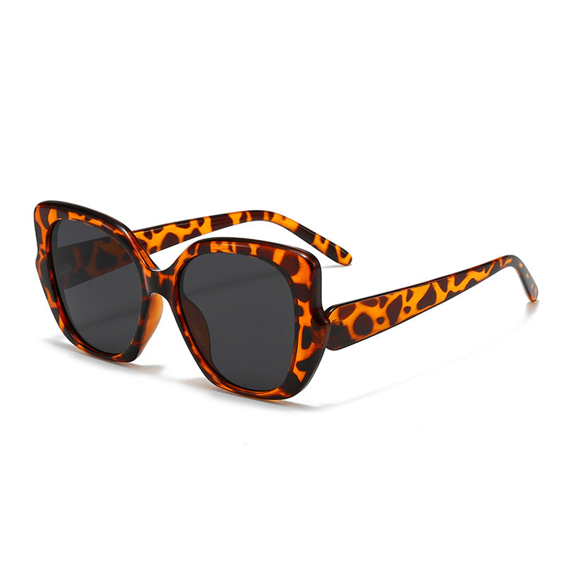 Women's oversized fashionable sunglasses with curved frame Stornfield