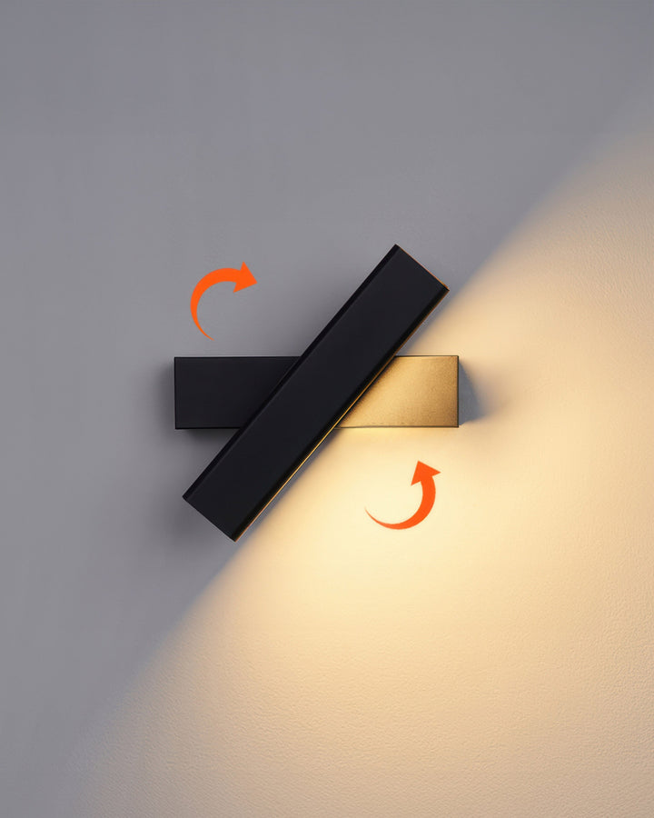 Stornfield | Swiveling Wall Lamp with Nordic Wood Grain