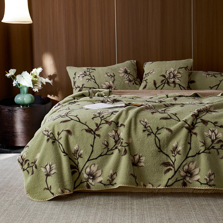 Decorative Flannel Bedspread Stornfield