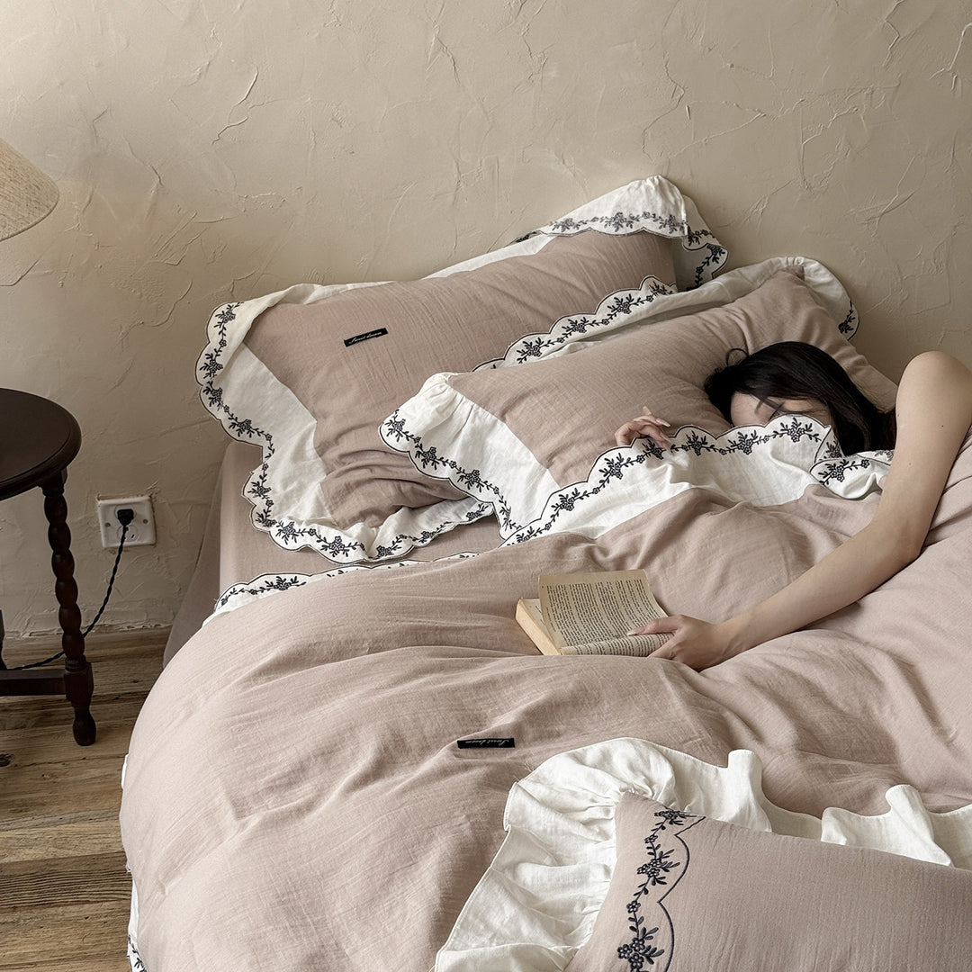 Summer linen-cotton bed linen set with zigzag ruffle and floral border embroidery