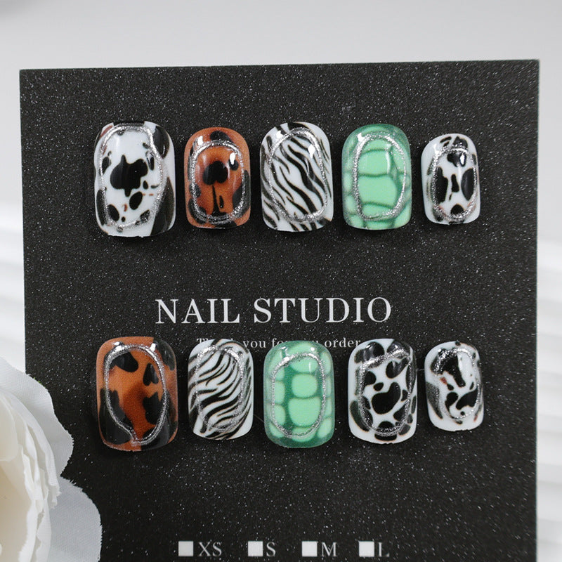 Nail art set with trendy animal patterns Stornfield