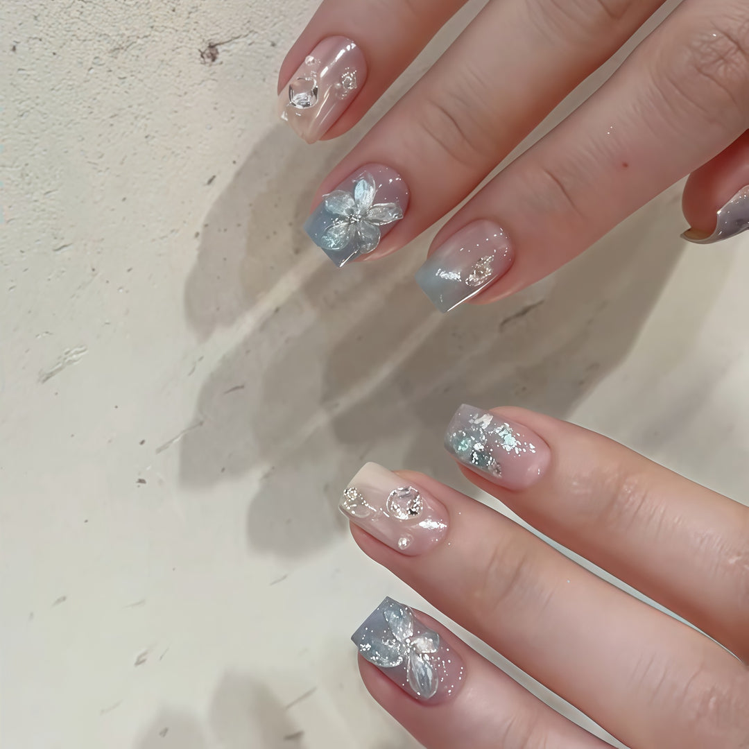 Art nails with floral accents Stornfield