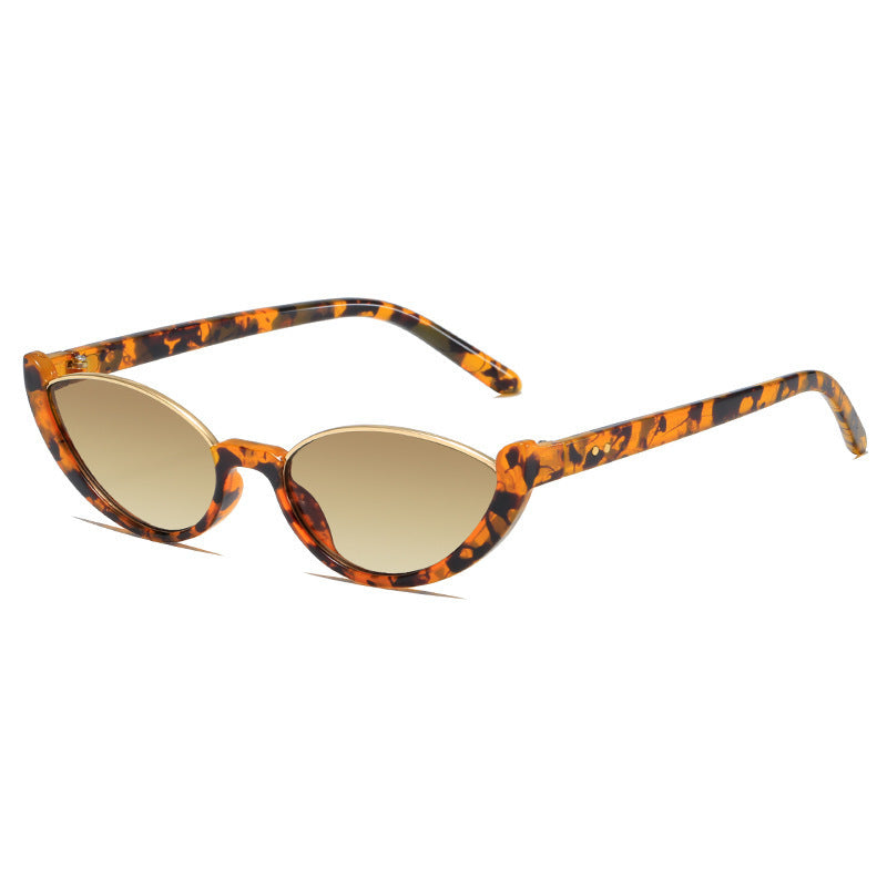 Ladies Cat-Eye Sunglasses with subtle frame and polarized lenses Stornfield