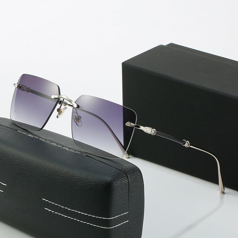 Women's fashionable sunglasses with square frame and luxurious accents Stornfield