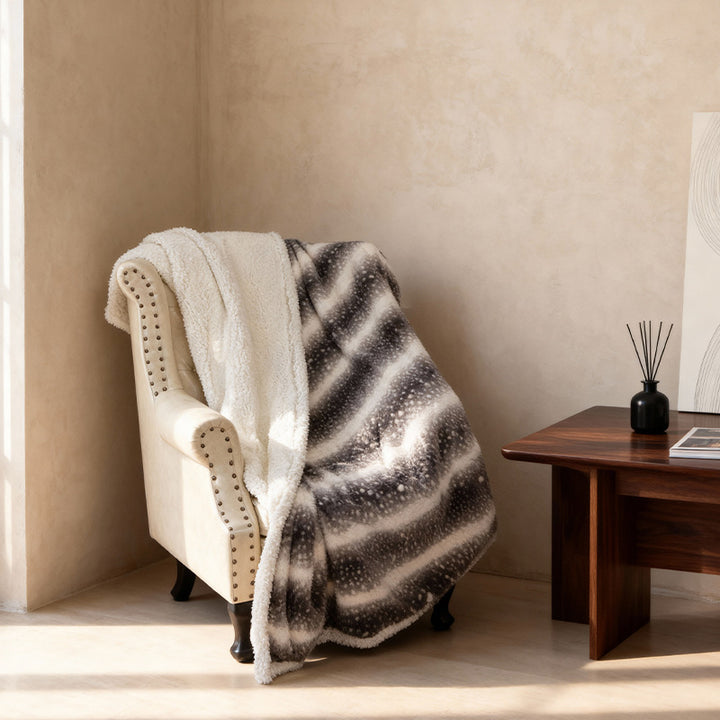 Women Cozy Dog Blanket with Soft Fleece and Modern Design Stornfield