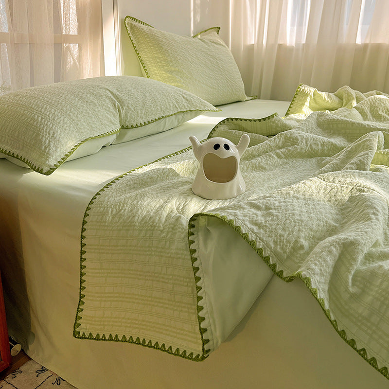 Lightweight Textured Quilt Set