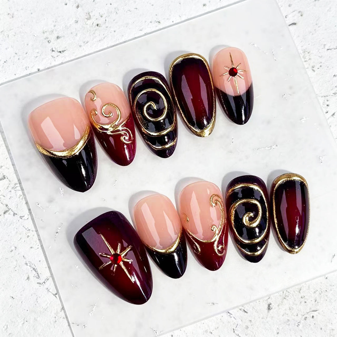Artistic Press-On Nail Set with Vintage Design