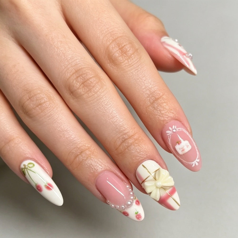 Creative artificial nails with detailed 3D motifs Stornfield