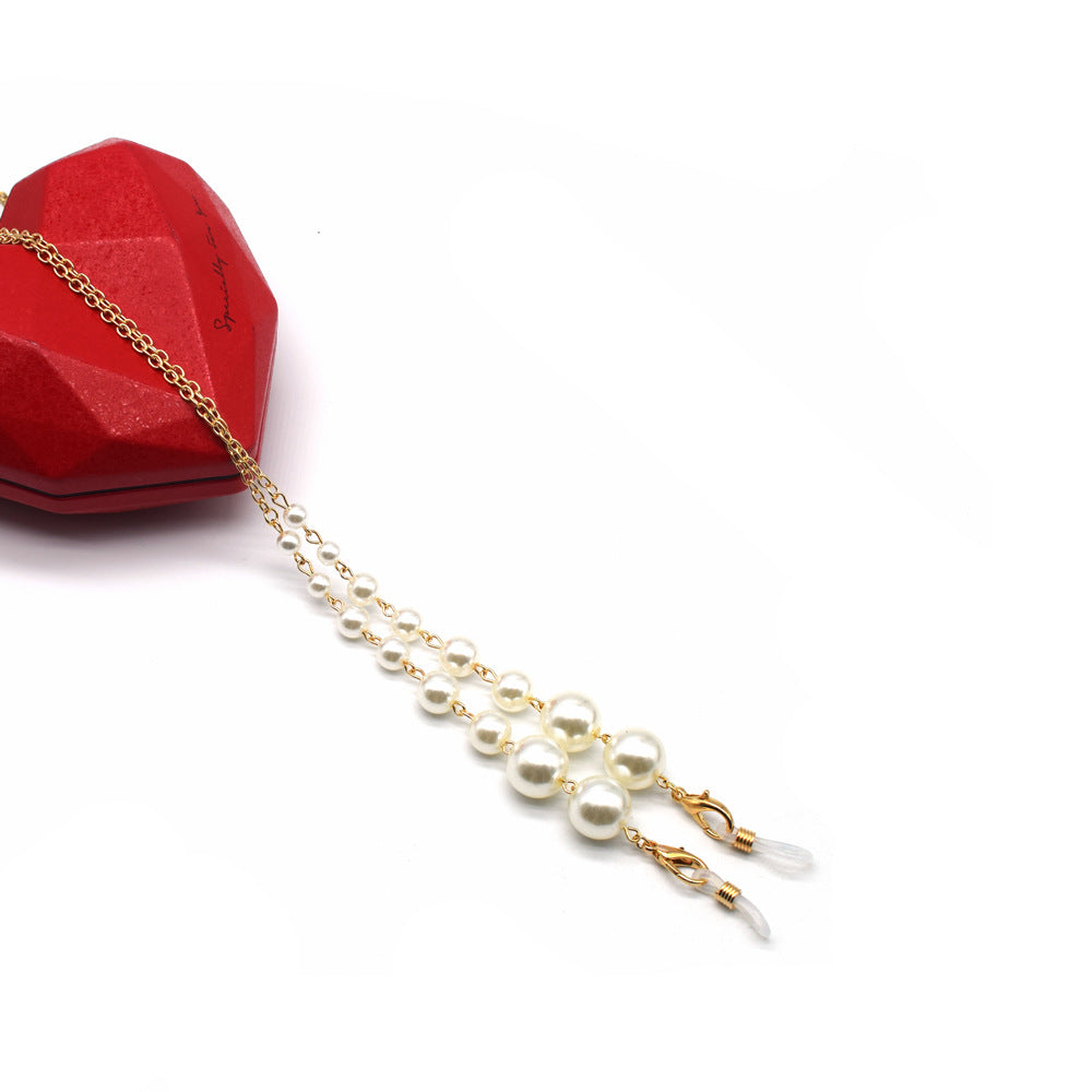 Elegant Pearl and Silver Eyewear Chain Stornfield
