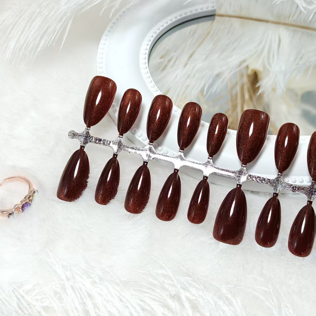 Artificial nails with shimmering shine Stornfield