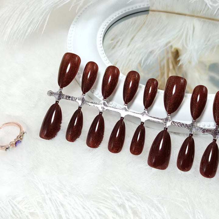 Artificial nails with shimmering shine Stornfield