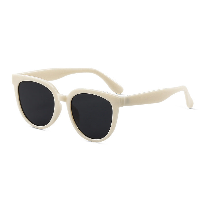 Chic Vintage-Inspired Cat-Eye Sunglasses