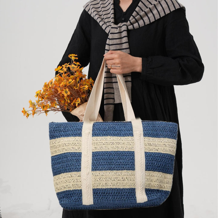Beach bag made of sustainable natural material with structured design Stornfield