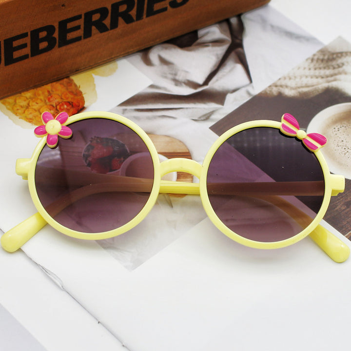 Ladies sunglasses with playful floral accents Stornfield