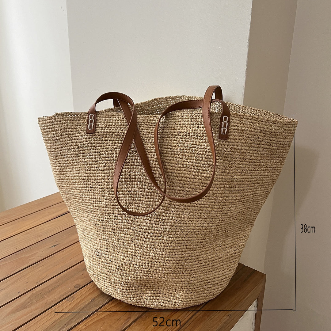 Handcrafted straw bag with soft lining Stornfield