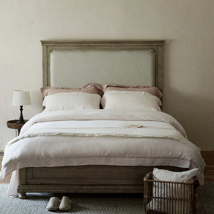 Luxury linen bedding set with duvet cover and pillowcases