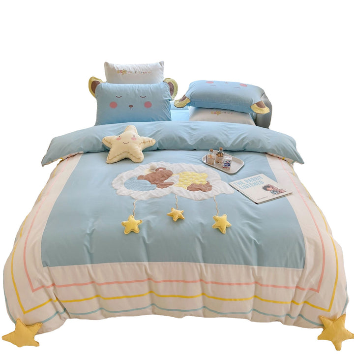 Children's bedding set with 3D star appliqués, cloud and animal motif