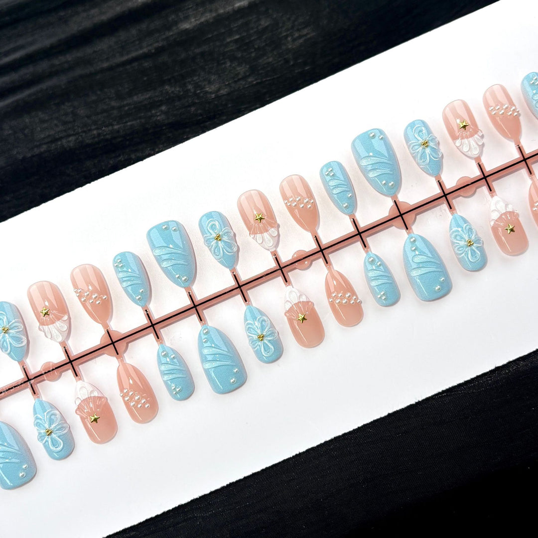 Elegant Polka Dot and Lace Press-On Nail Set