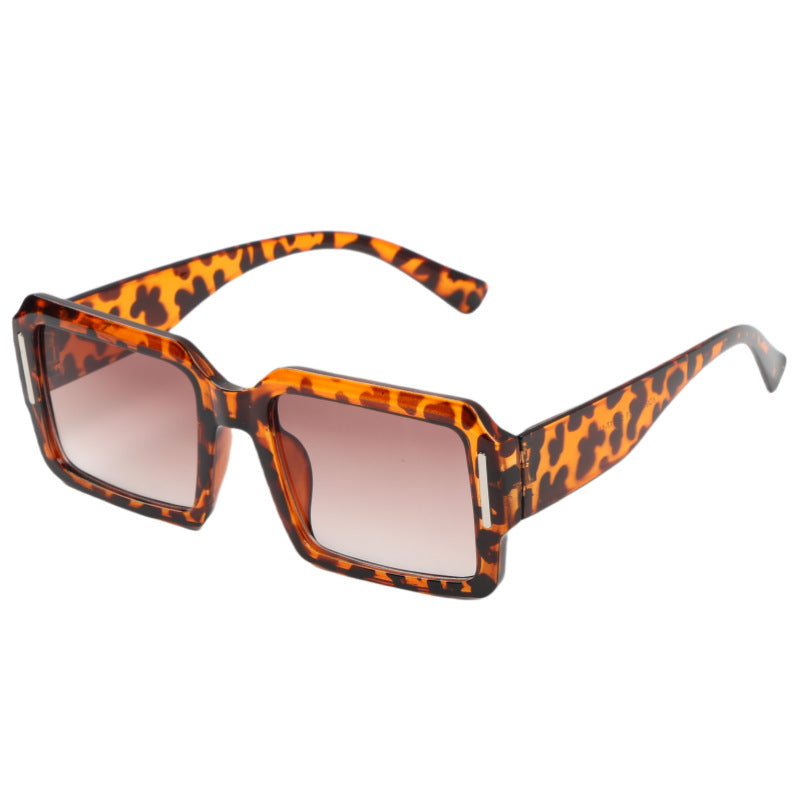 Women's trendy square sunglasses in minimalist design Stornfield