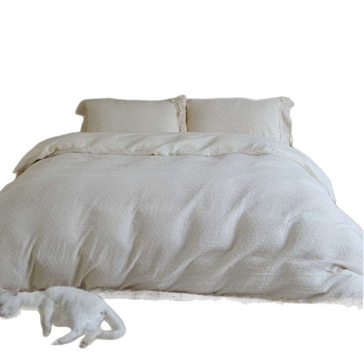 Quilted cotton piqué duvet cover set with handcrafted lace edge