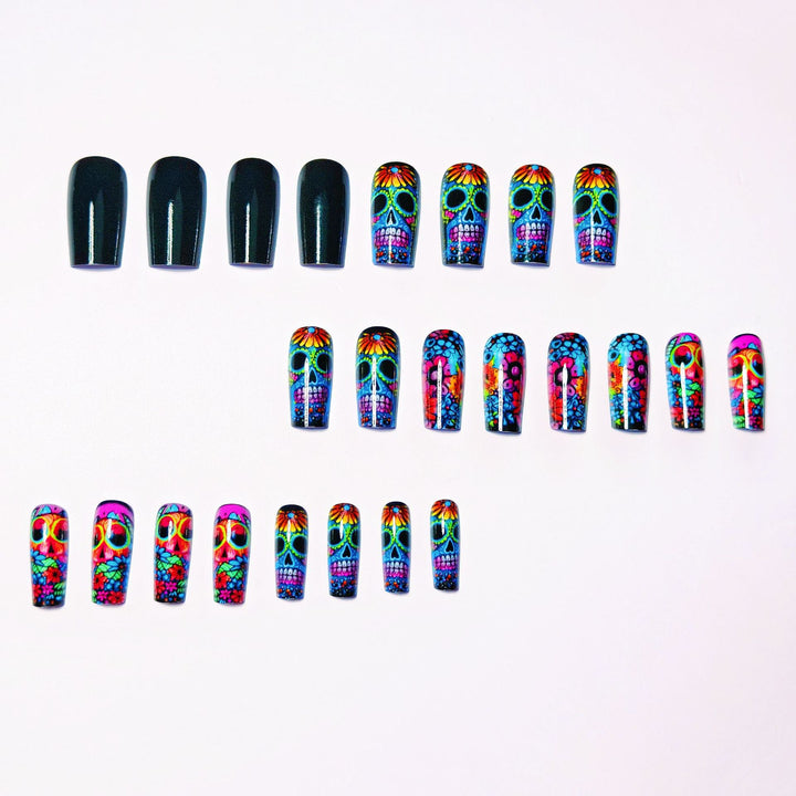 Nail art set with Lively Skull Design Stornfield