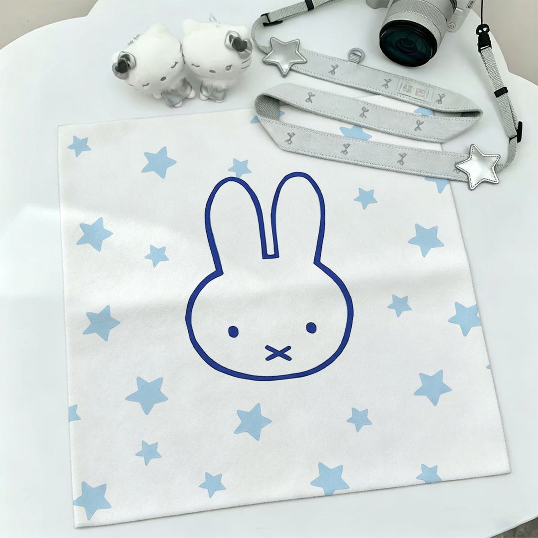 Ultra-Soft Bunny Print Fleece Throw Blanket