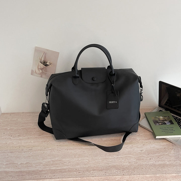 Elegant Travel Bag with Durable Material and Adjustable Shoulder Strap Stornfield