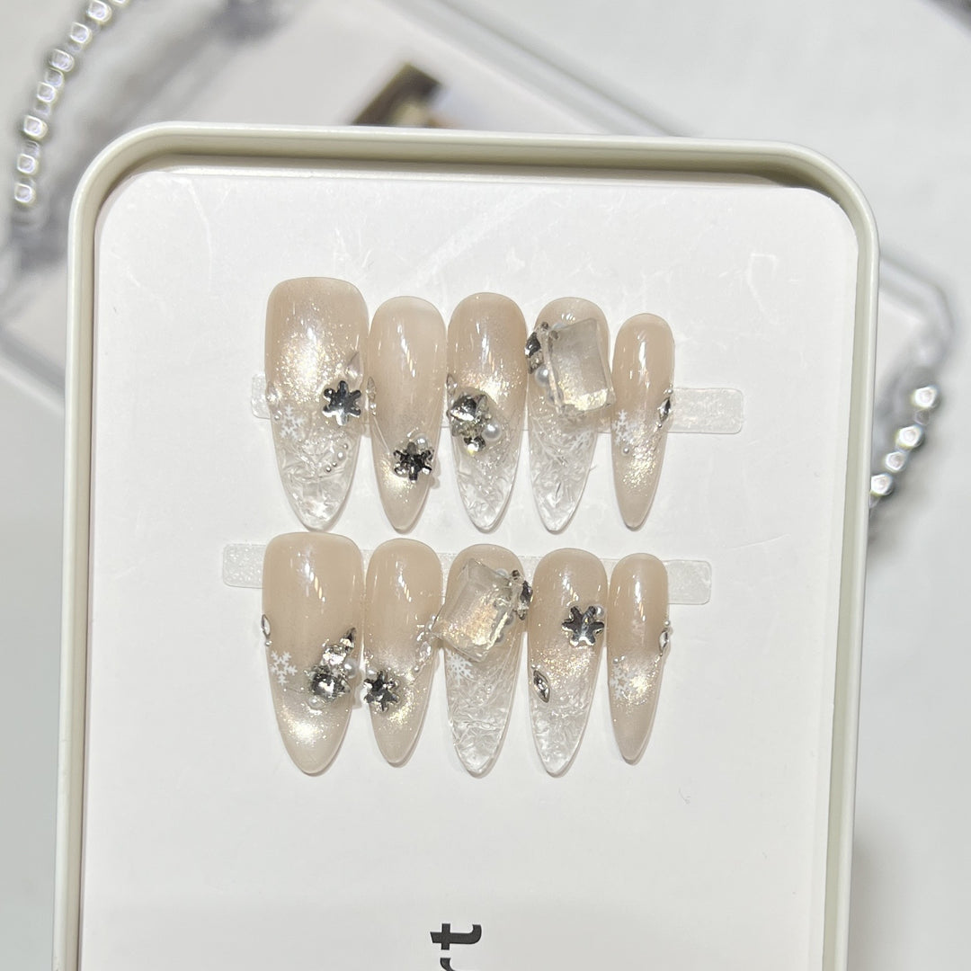 Festive Themed Press-On Nail Set