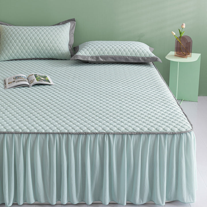 Quilted mattress topper complete set with elastic bed skirt and pillowcases