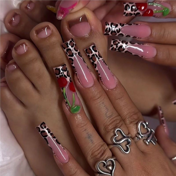 Artistic Floral Press-On Nail Art Stornfield