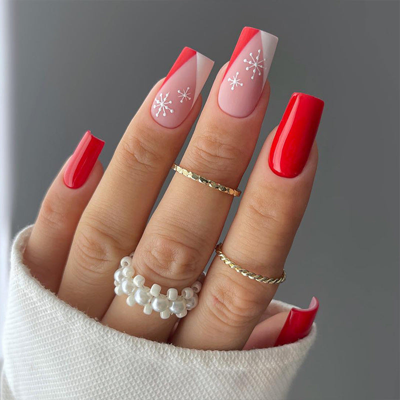 Artistic nail design in a wintry style Stornfield