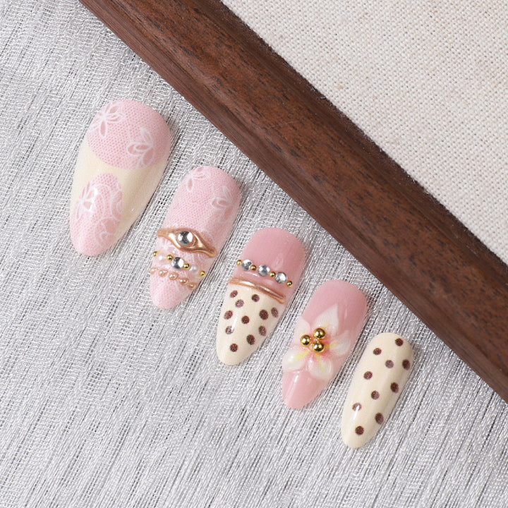 Glamorous Floral Press-On Nail Set Stornfield