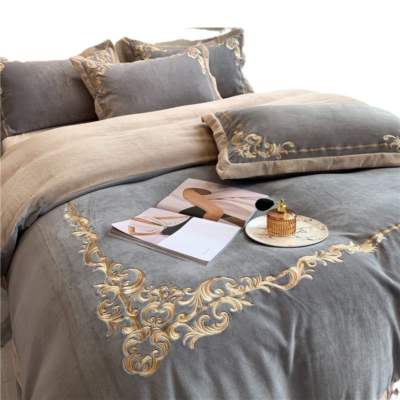 Elegant bed set made of cotton satin with baroque embroidery border and reversible blanket