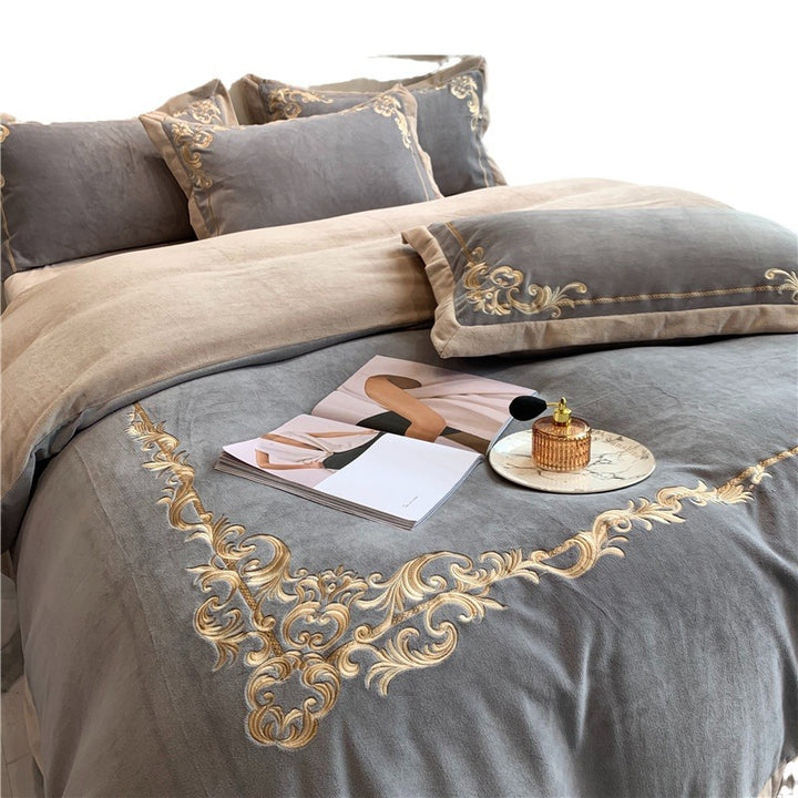 Elegant bed set made of cotton satin with baroque embroidery border and reversible blanket
