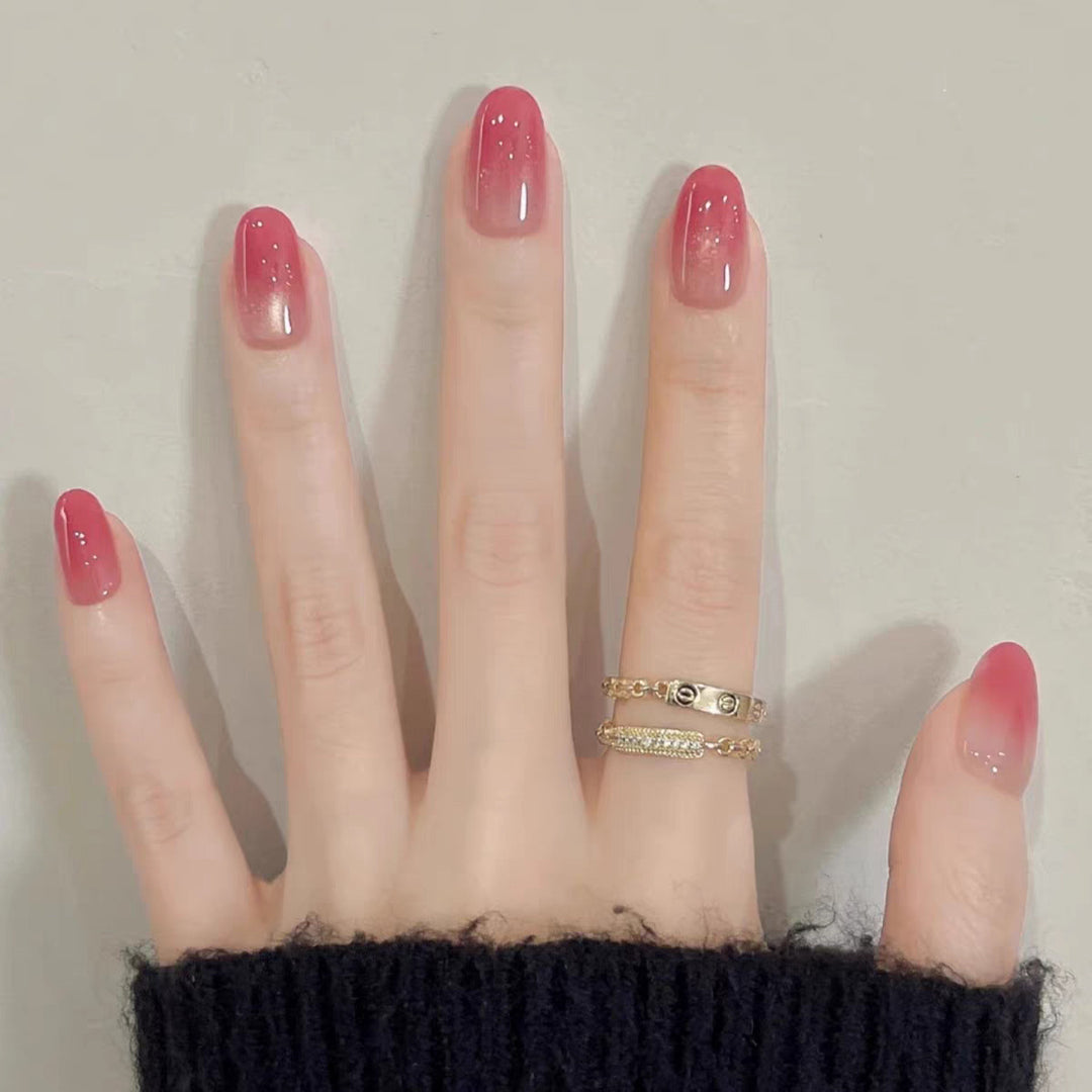 Artificials nails with shimmering ombre effect Stornfield
