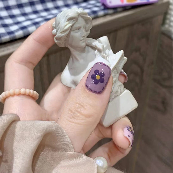 Unique Floral Press-On Nail Art Set