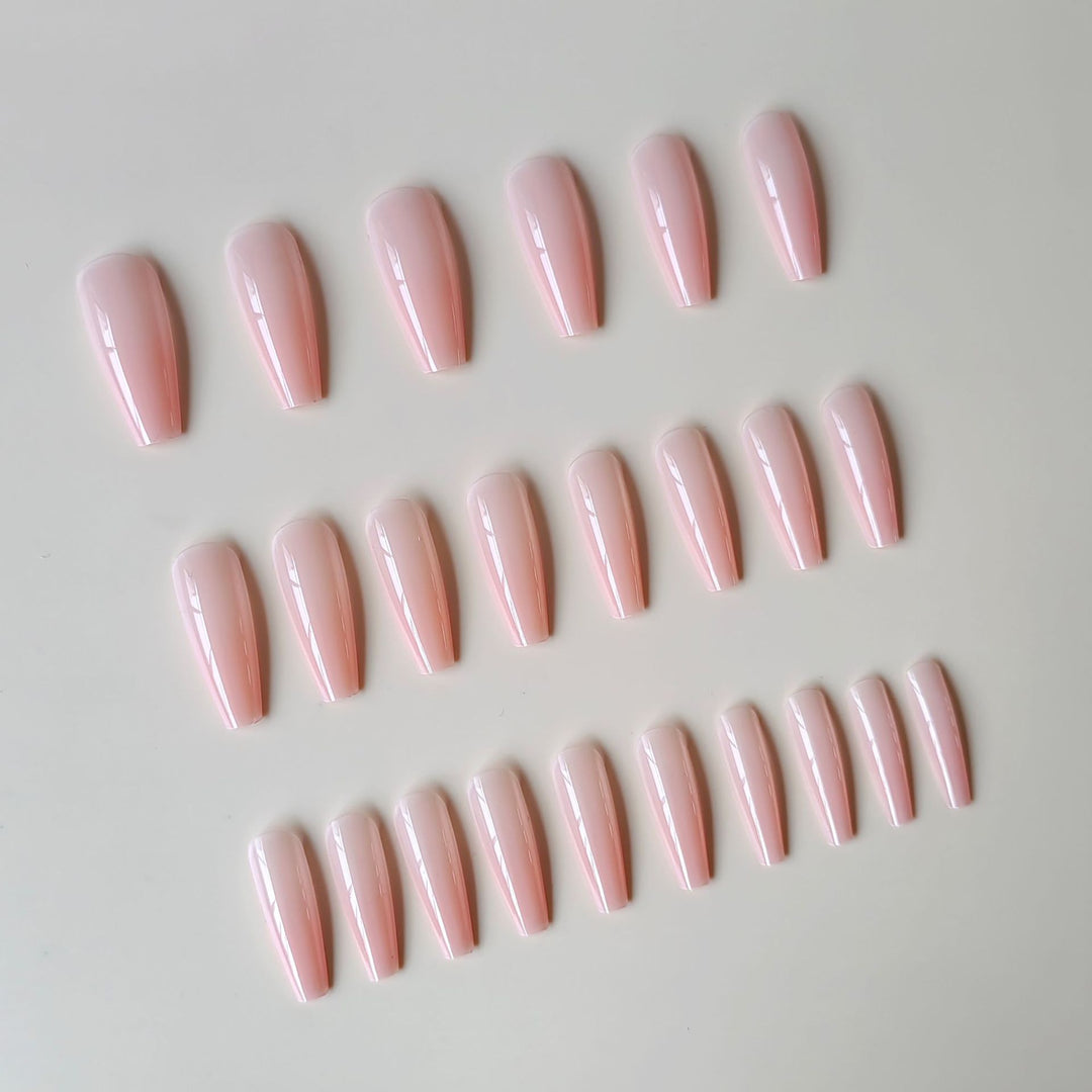 Art nails with elegant high-gloss finish Stornfield