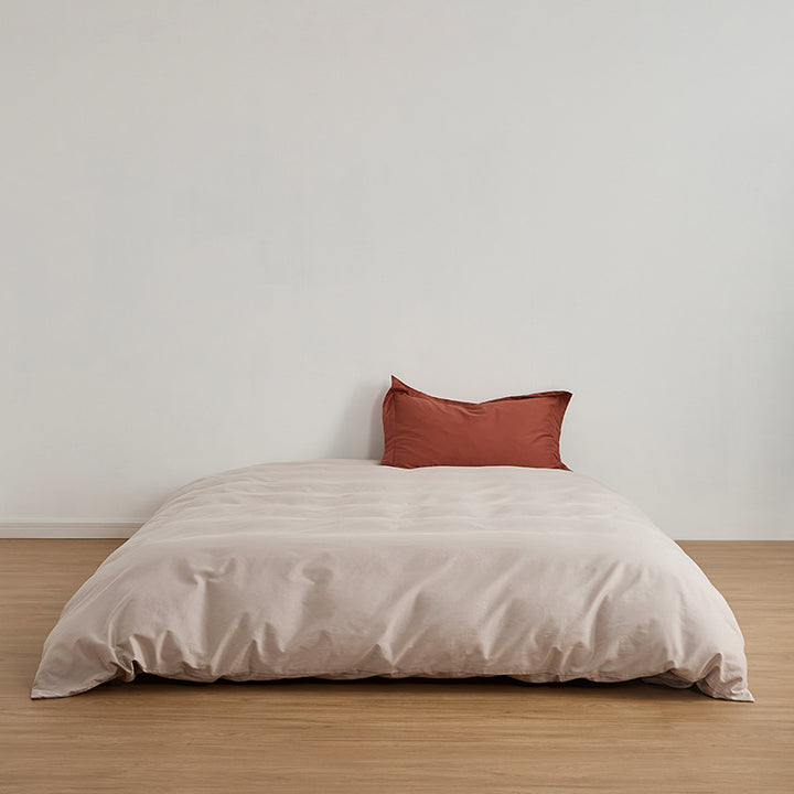 Duvet cover set made of cotton percale with extra soft finish and hotel closure