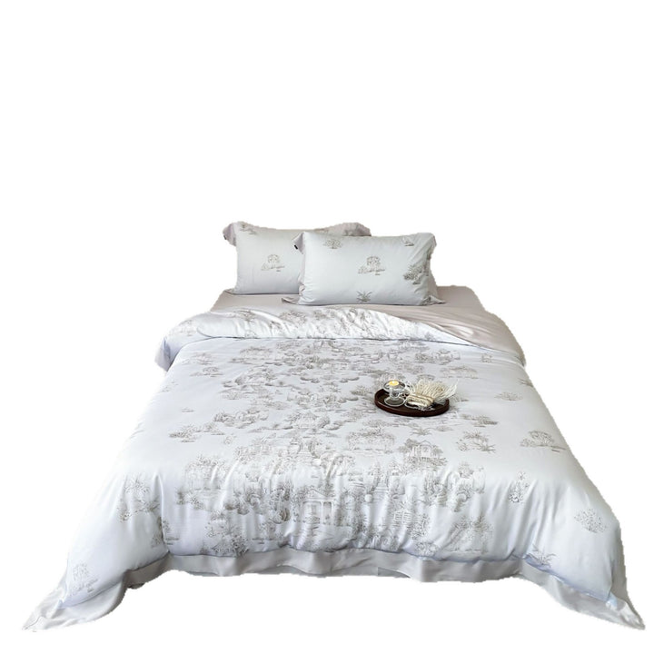 Luxurious cotton satin bedding set with Toile motif and fine satin piping